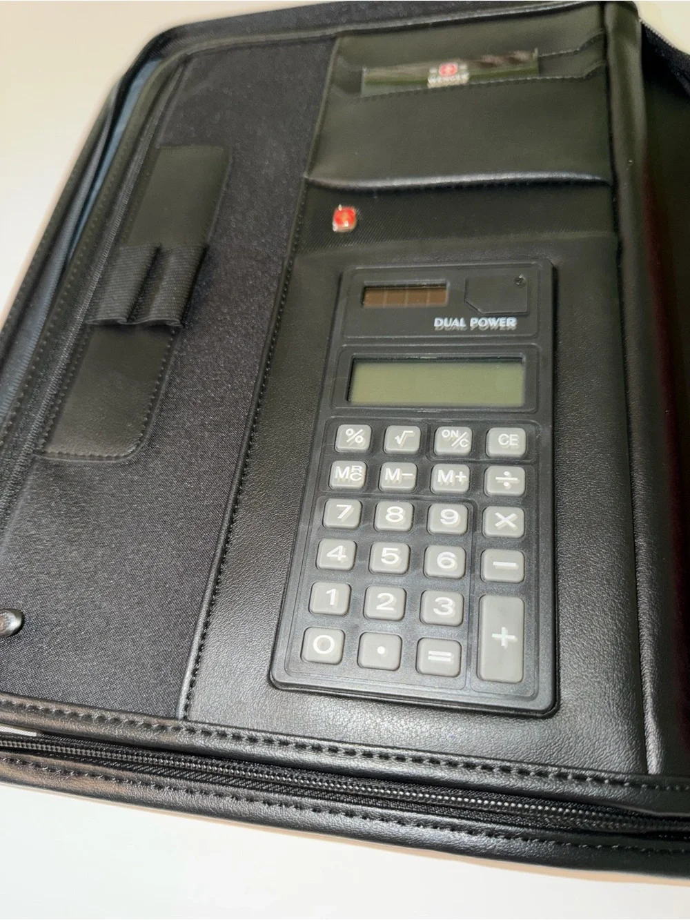 Wenger swiss gear carina A4 ring binder  zip folio/portfolio
